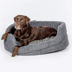 Danish Design Sherpa Feece Slumber Dog Bed Charcoal Arrows with Chocolate Lab