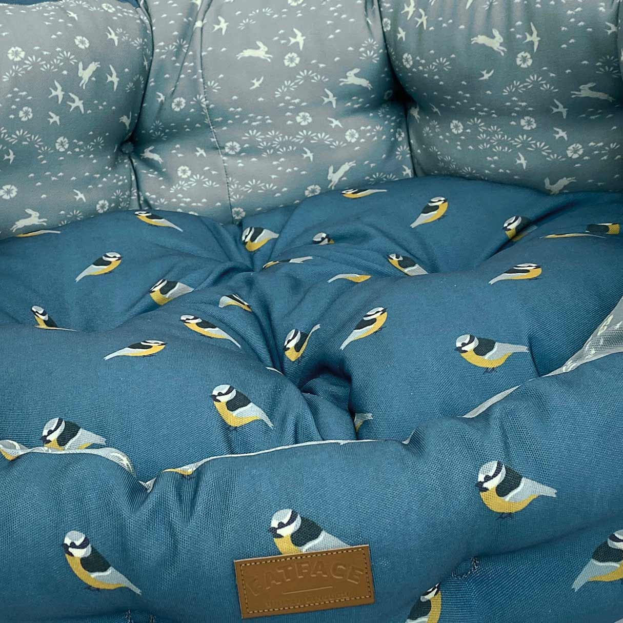 FatFace Flying Birds Deluxe Slumber Dog Bed Close Up